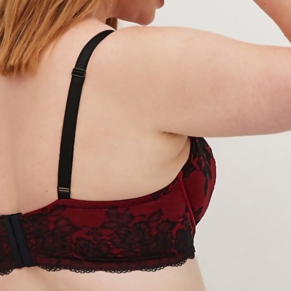 Elegant Black and Red Lace Bra - Picture 3 of 6